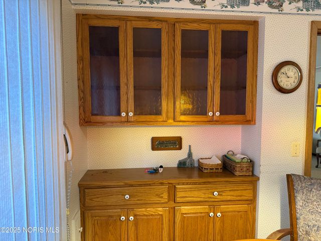 2434 Roseann Drive, Toledo, OH 43611