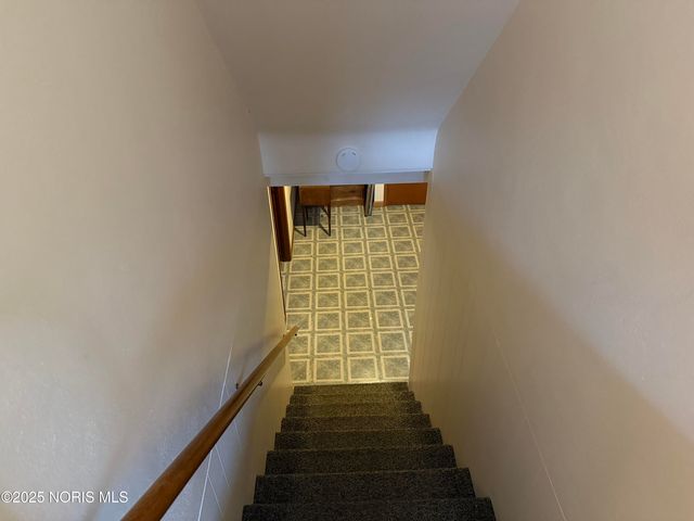 2434 Roseann Drive, Toledo, OH 43611