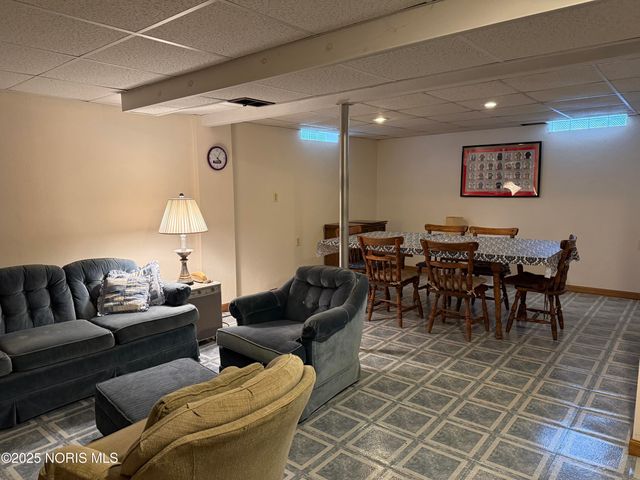 2434 Roseann Drive, Toledo, OH 43611