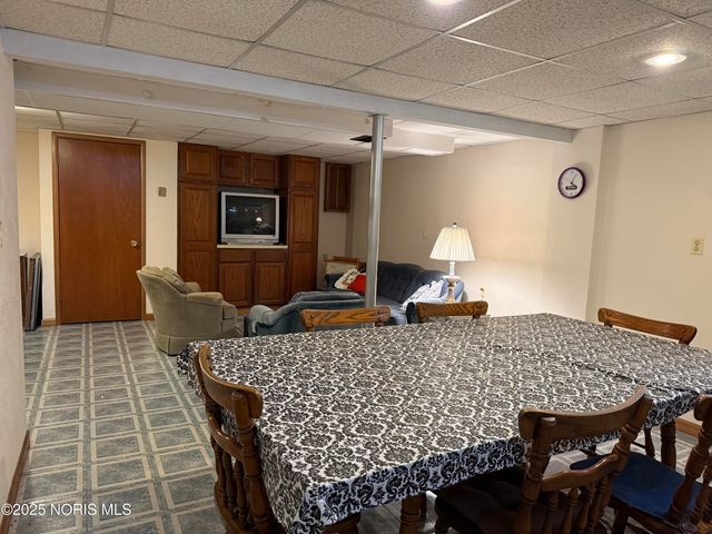 2434 Roseann Drive, Toledo, OH 43611