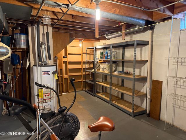 2434 Roseann Drive, Toledo, OH 43611