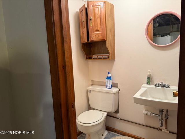 2434 Roseann Drive, Toledo, OH 43611