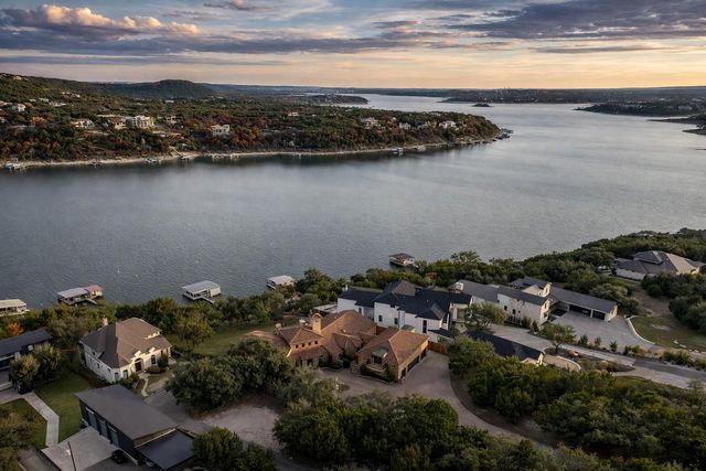 17743 W Reed Parks RD, Jonestown, TX 78645