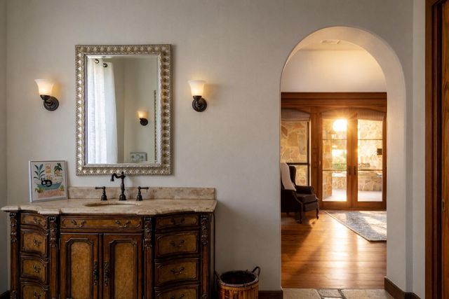 17743 W Reed Parks RD, Jonestown, TX 78645