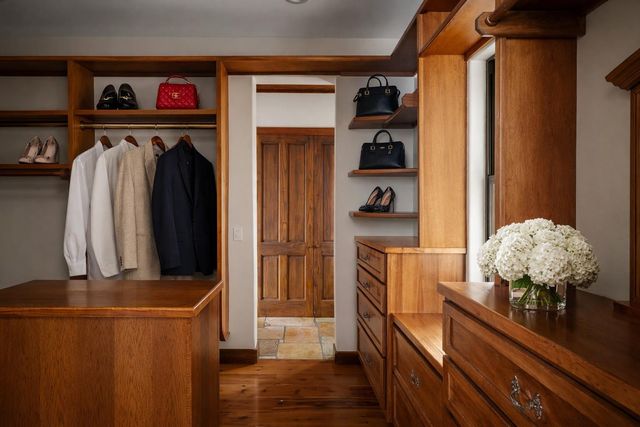 17743 W Reed Parks RD, Jonestown, TX 78645