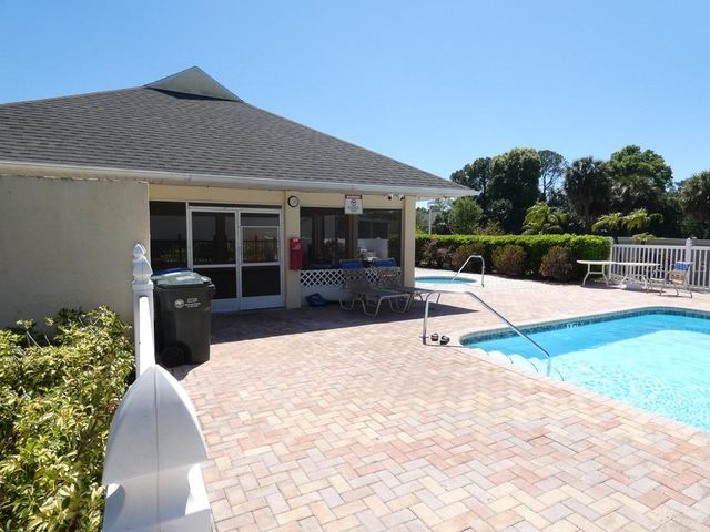 1050 STARKEY ROAD 405, Largo, FL 33771