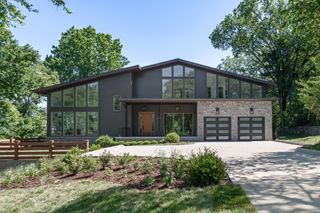 819 Evansdale Dr, Nashville, TN 37220