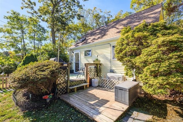 51 Ficus Road, Rocky Point, NY 11778