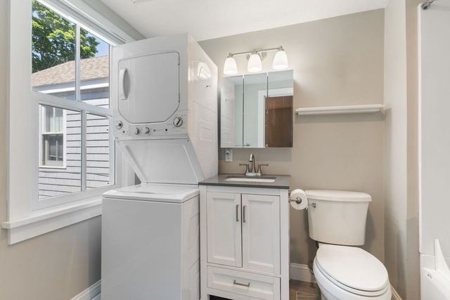 69 North St 69, Hingham, MA 02043