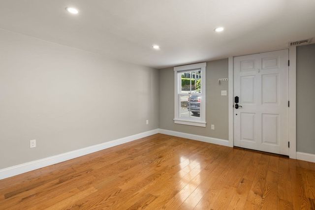 69 North St 69, Hingham, MA 02043