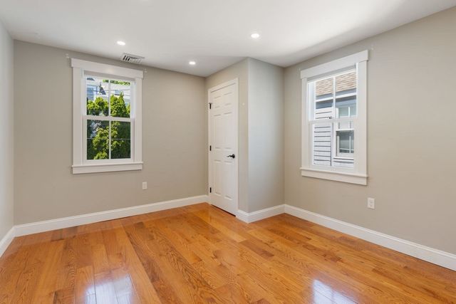 69 North St 69, Hingham, MA 02043