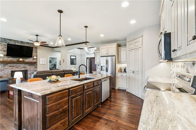 20136 W 224th Terrace, Spring Hill, KS 66083