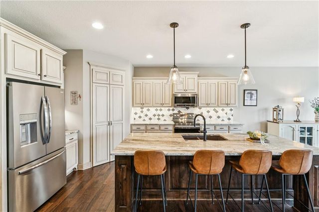 20136 W 224th Terrace, Spring Hill, KS 66083