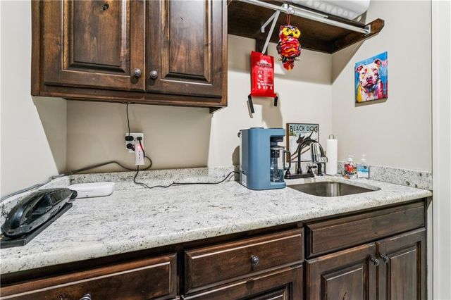 20136 W 224th Terrace, Spring Hill, KS 66083