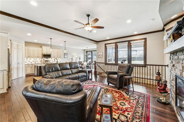 20136 W 224th Terrace, Spring Hill, KS 66083