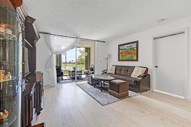 14575 Bonaire Boulevard 202, Delray Beach, FL 33446