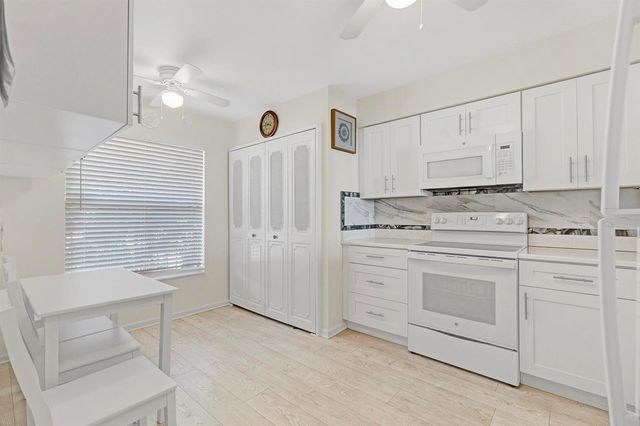 14575 Bonaire Boulevard 202, Delray Beach, FL 33446