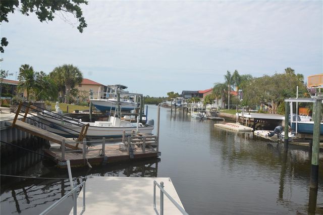 6101 SEABREEZE DRIVE, Port Richey, FL 34668