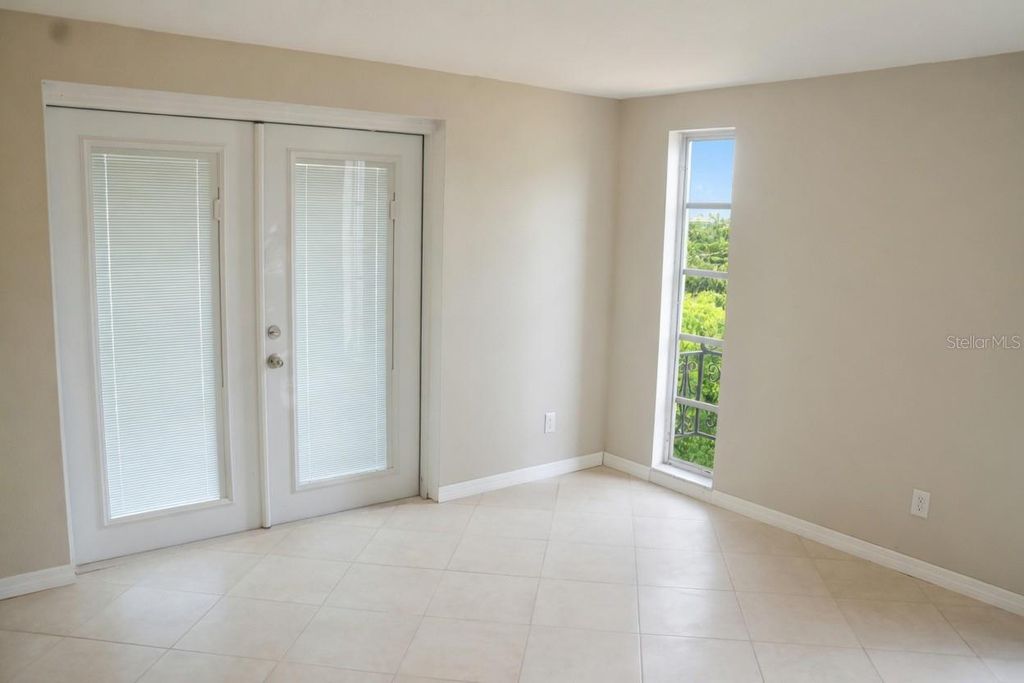 Image 11 of property listing at 6101 SEABREEZE DRIVE, Port Richey, FL 34668