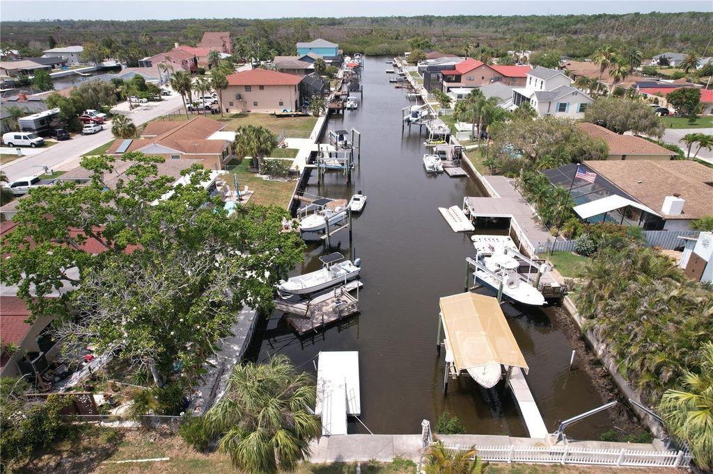 Image 25 of property listing at 6101 SEABREEZE DRIVE, Port Richey, FL 34668