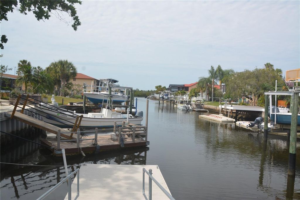 Image 26 of property listing at 6101 SEABREEZE DRIVE, Port Richey, FL 34668