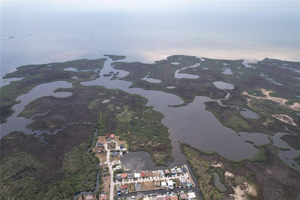 Image 7 of property listing at 6101 SEABREEZE DRIVE, Port Richey, FL 34668