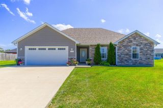 925 KELLI CT, Centralia, MO 65240