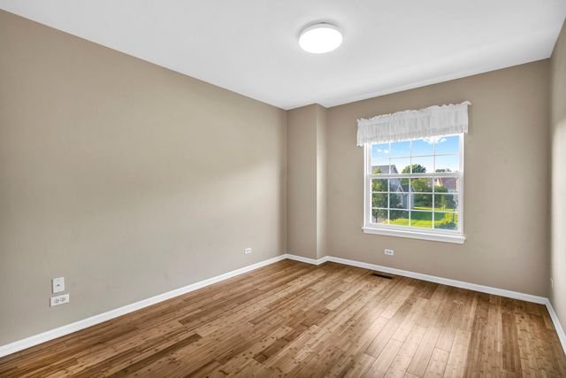 2241 AVALON Court S, Buffalo Grove, IL 60089