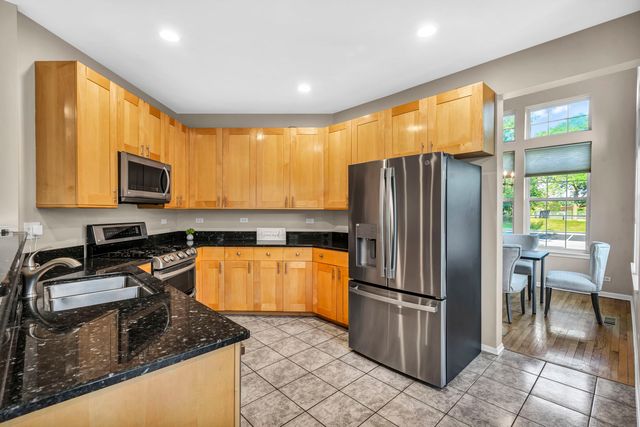 2241 AVALON Court S, Buffalo Grove, IL 60089
