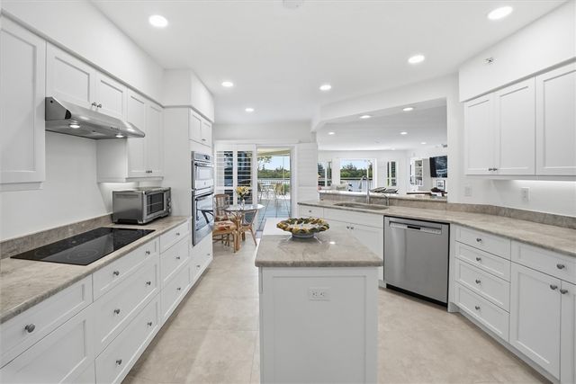 8825 W Orchid Island Circle 503, Vero Beach, FL 32963