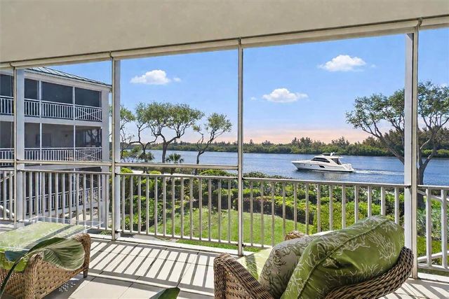 8825 W Orchid Island Circle 503, Vero Beach, FL 32963