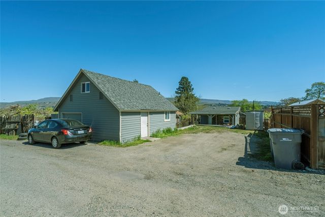 726 Methow Street, Wenatchee, WA 98801