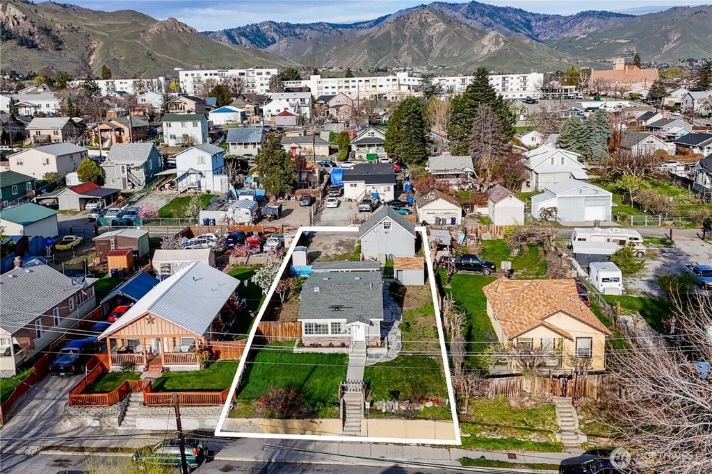 726 Methow Street, Wenatchee, WA 98801