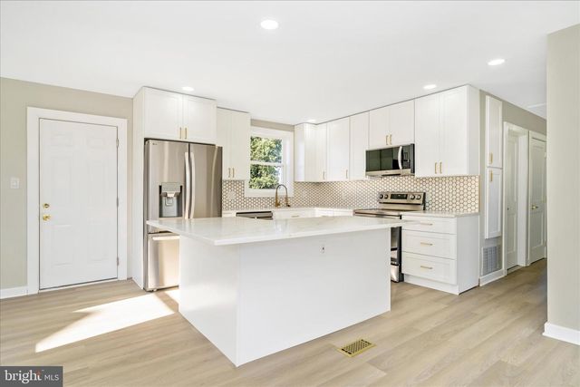 7103 LOCH RAVEN RD, Temple Hills, MD 20748