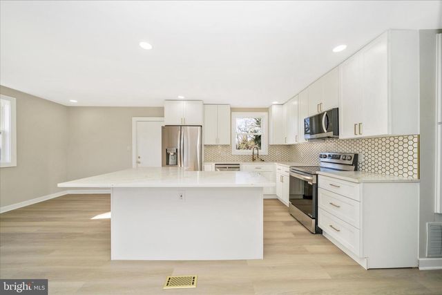 7103 LOCH RAVEN RD, Temple Hills, MD 20748