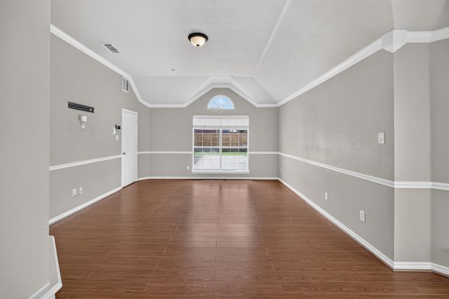 2848 Gillespie Lane, Grand Prairie, TX 75052