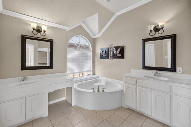 2848 Gillespie Lane, Grand Prairie, TX 75052
