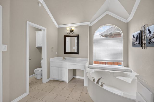 2848 Gillespie Lane, Grand Prairie, TX 75052