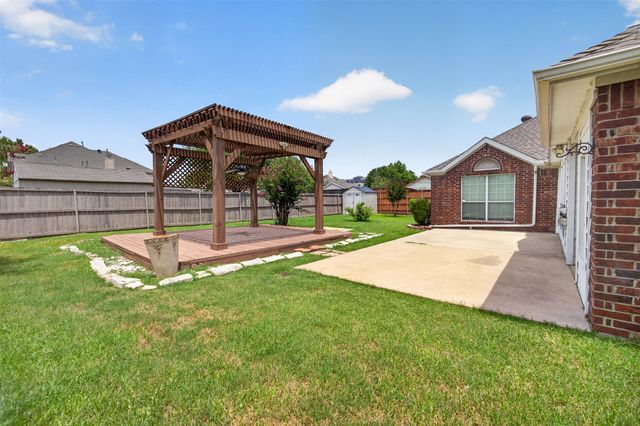2848 Gillespie Lane, Grand Prairie, TX 75052