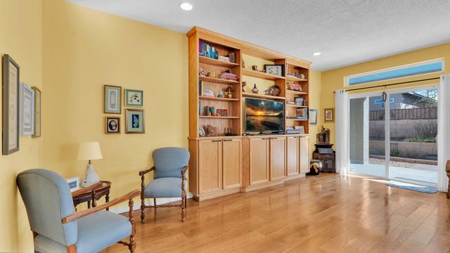 331 Rio Chama Circle SW, Los Lunas, NM 87031