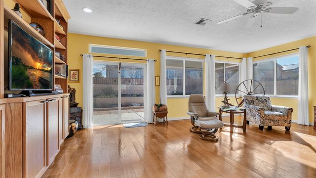 331 Rio Chama Circle SW, Los Lunas, NM 87031