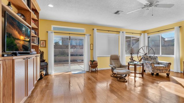 331 Rio Chama Circle SW, Los Lunas, NM 87031