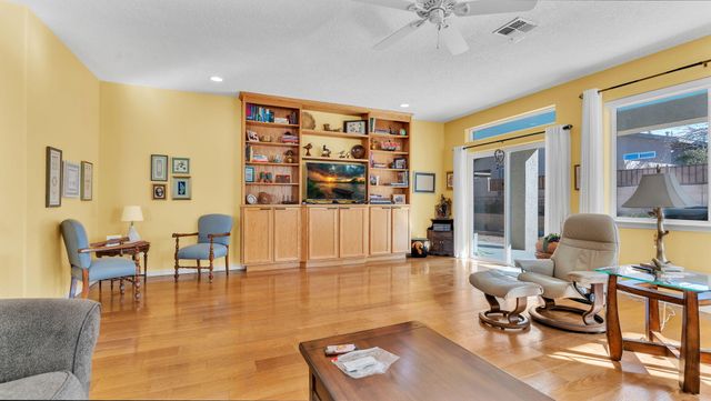 331 Rio Chama Circle SW, Los Lunas, NM 87031