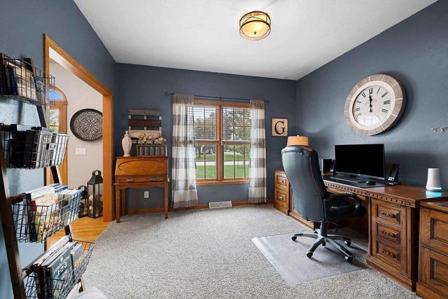 764 SADDLEBROOK COURT, Neenah, WI 54956