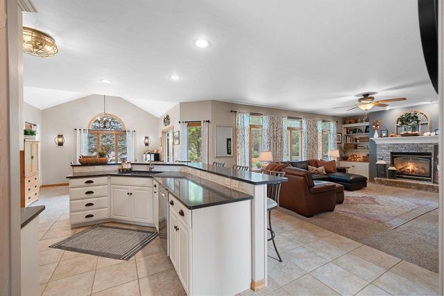764 SADDLEBROOK COURT, Neenah, WI 54956