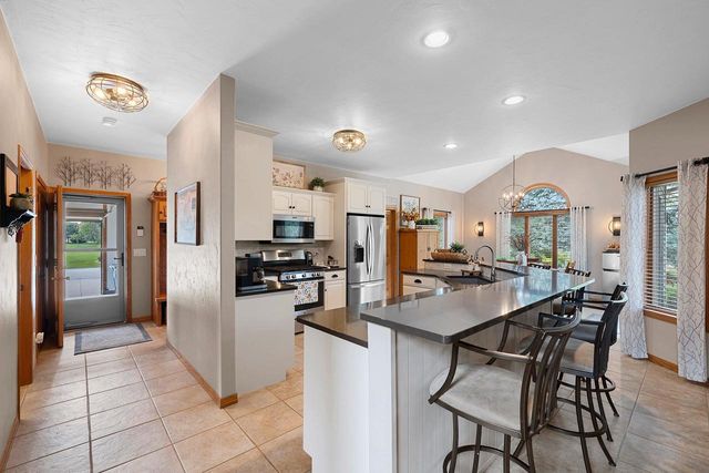 764 SADDLEBROOK COURT, Neenah, WI 54956