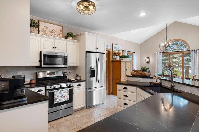 764 SADDLEBROOK COURT, Neenah, WI 54956