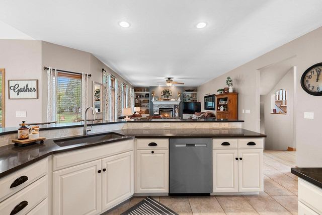 764 SADDLEBROOK COURT, Neenah, WI 54956