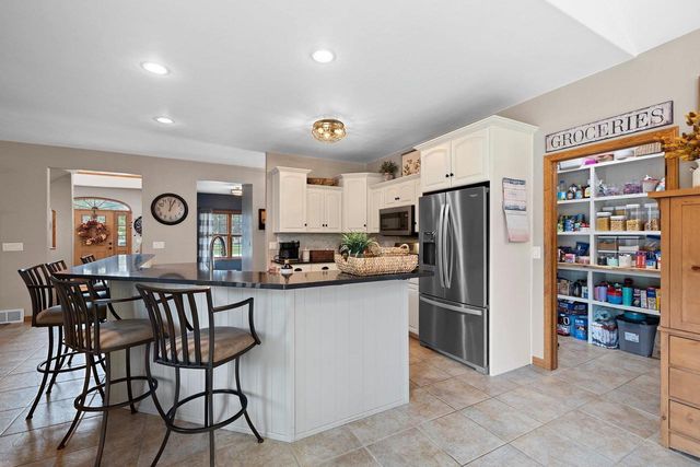 764 SADDLEBROOK COURT, Neenah, WI 54956