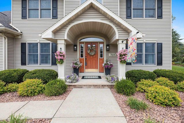 764 SADDLEBROOK COURT, Neenah, WI 54956